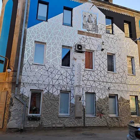 Art Yard Center *